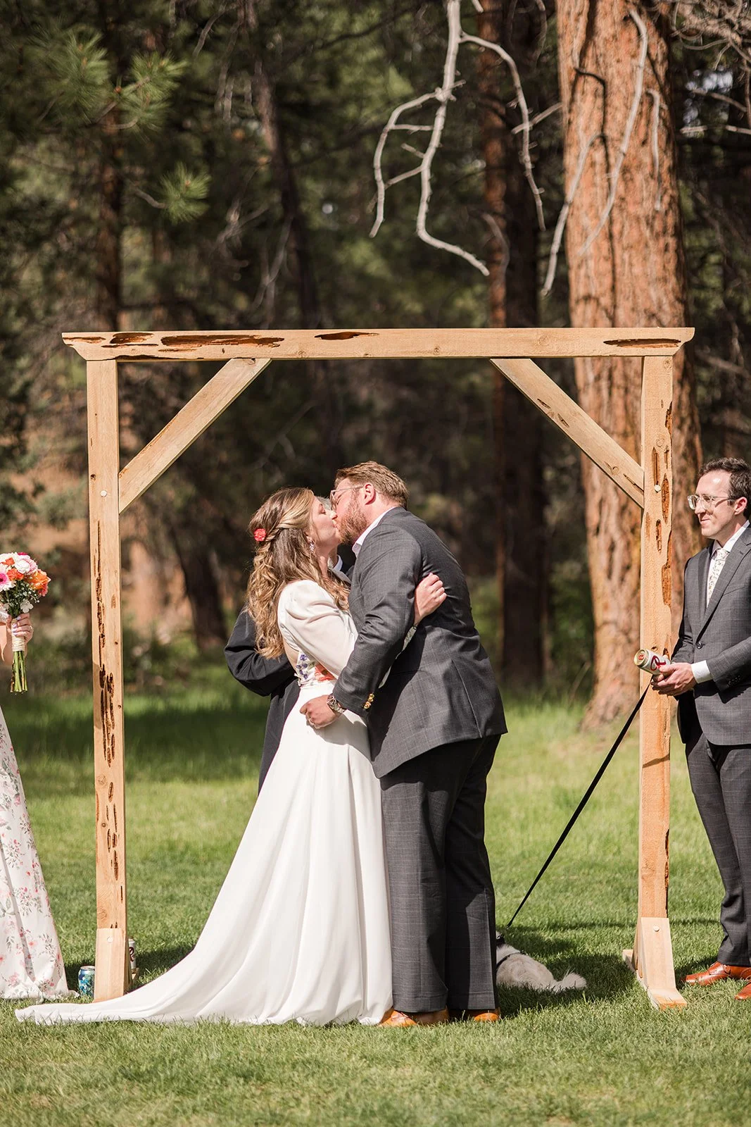 AspenHallBendOregonWeddingDay (29).jpg