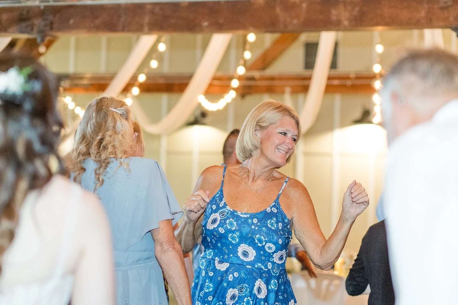 GreenVillaBarnWeddingDay (25).jpg