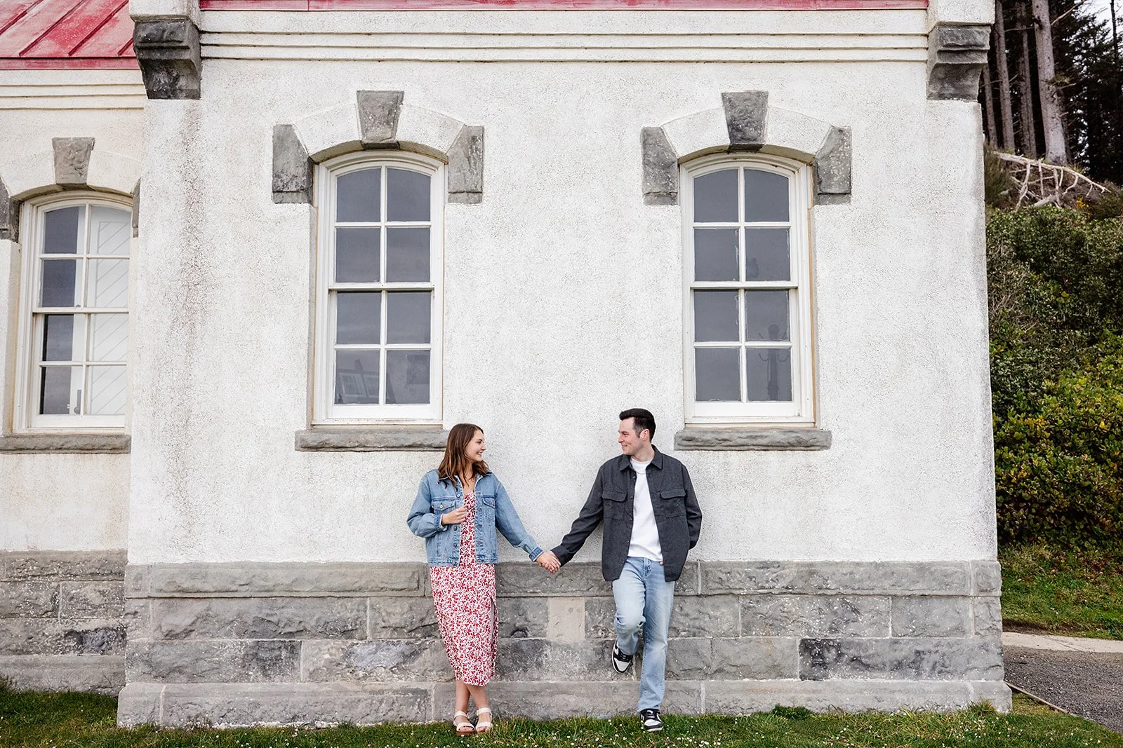 HecetaBeachandLighthouseEngagementSession_DomsFavs-15_websize.jpg