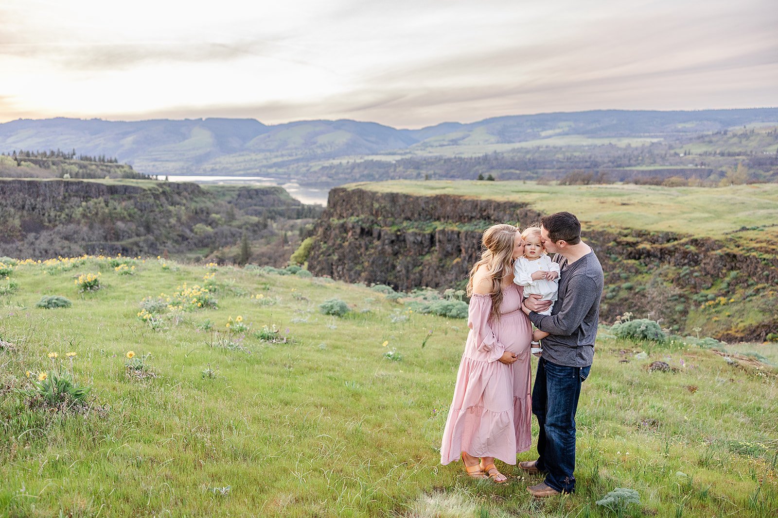 RowenaCrestMaternitySession (5).jpg