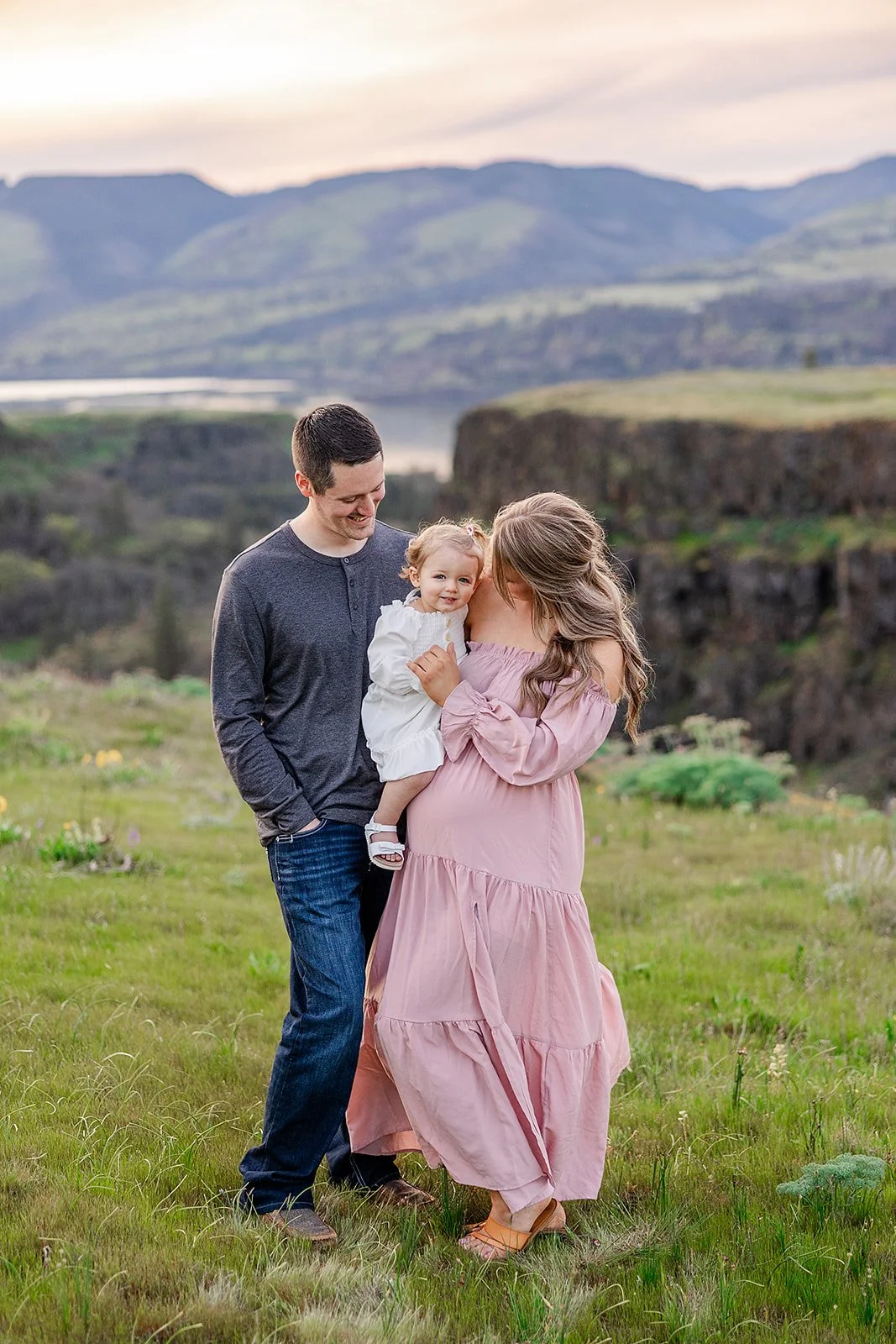 RowenaCrestMaternitySession (7).jpg