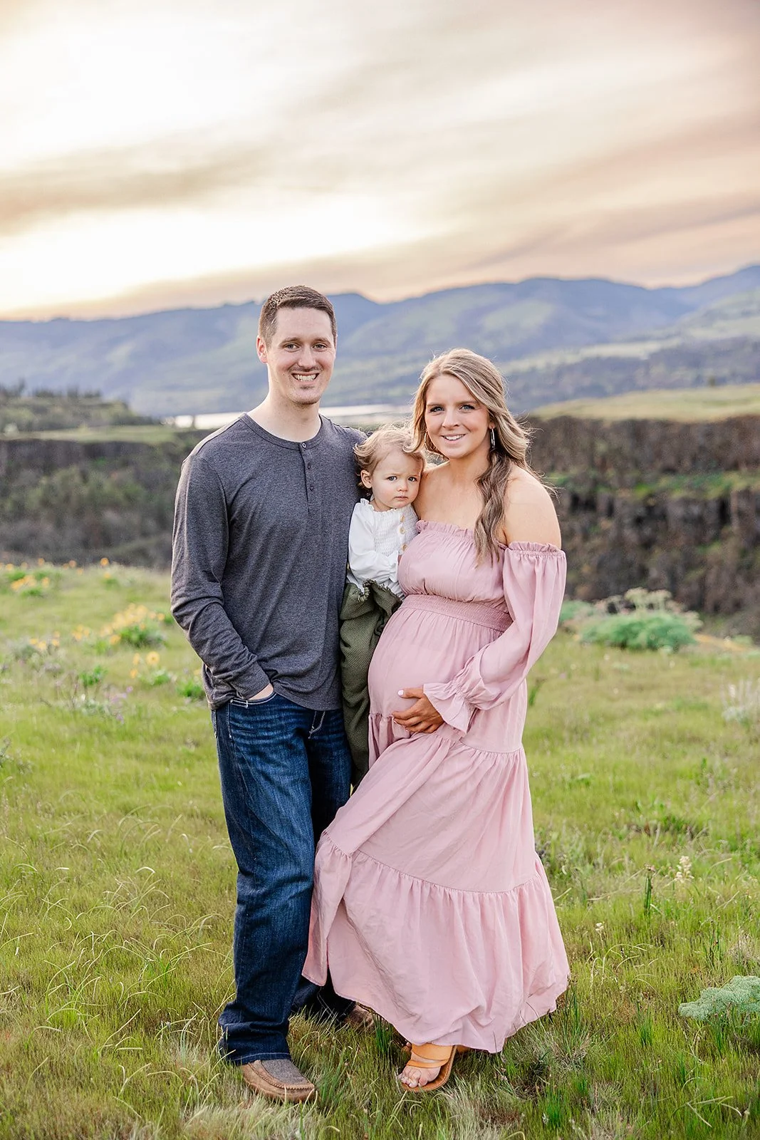 RowenaCrestMaternitySession (8).jpg