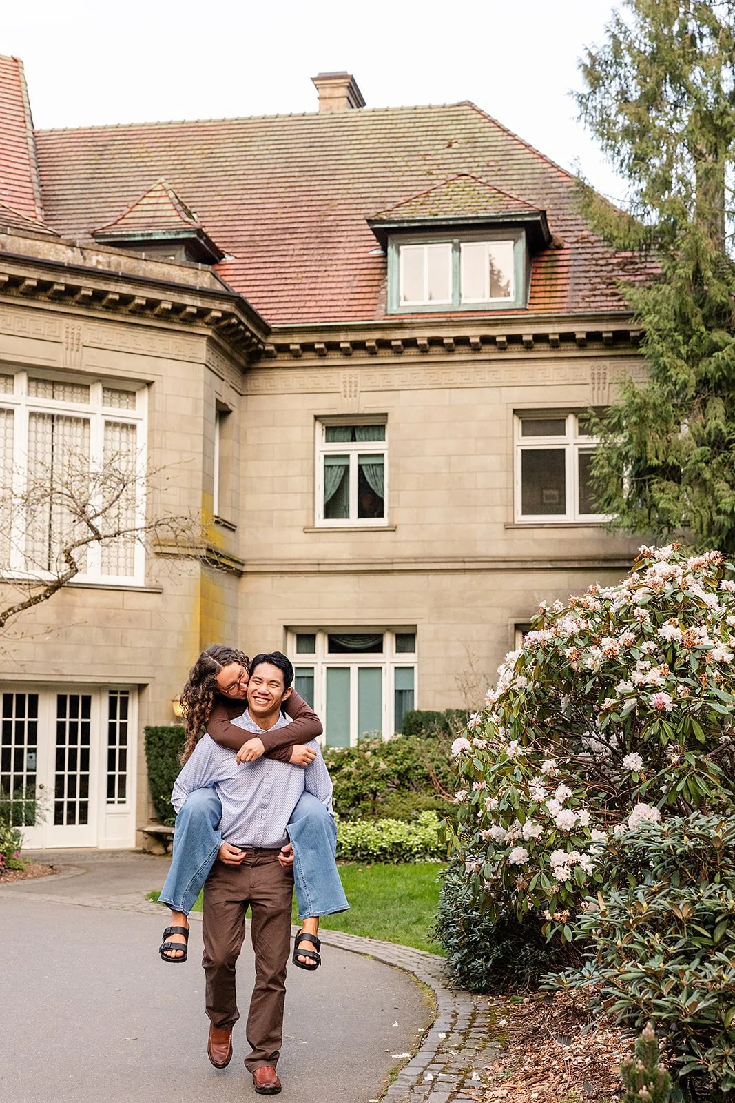 PittockMansionEngagementSession (3).jpg