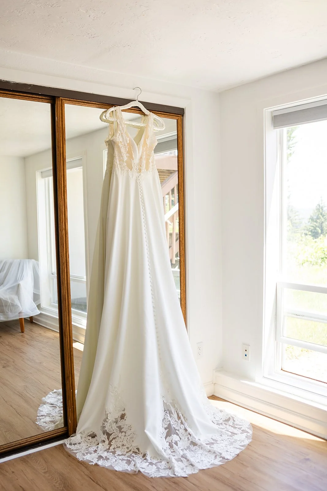 MeaghenandAlexWeddingDayBridalVeilLakes (1).jpg