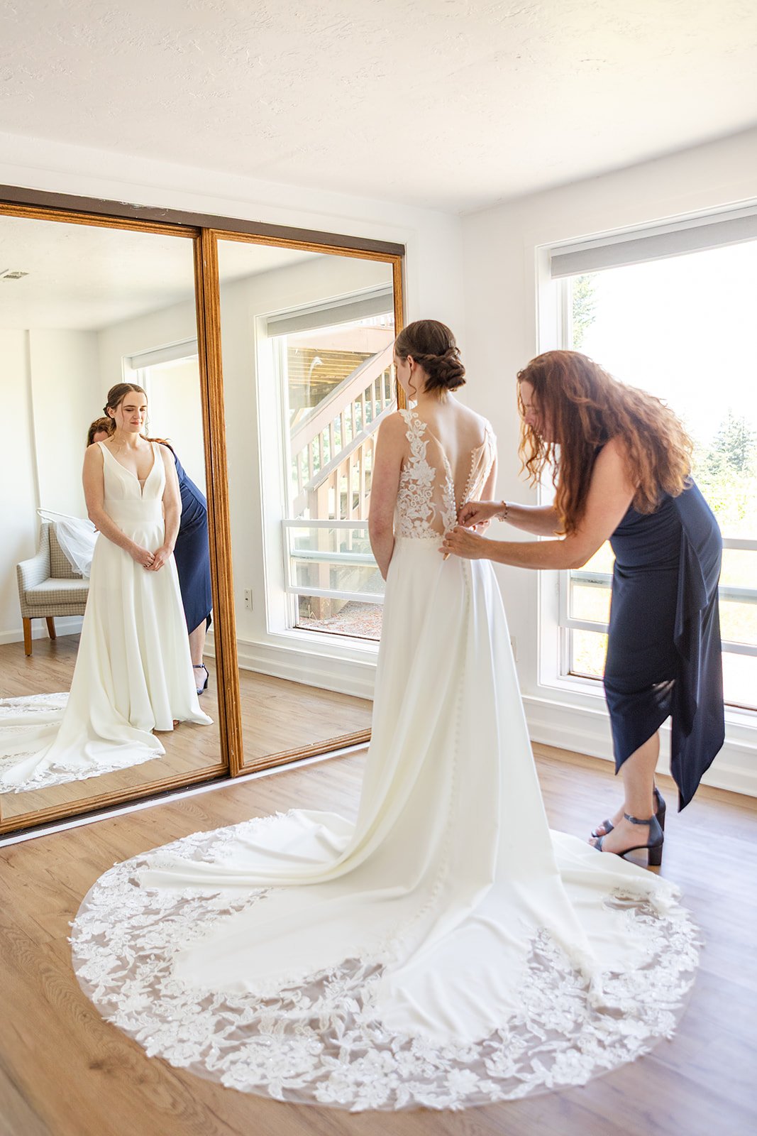 MeaghenandAlexWeddingDayBridalVeilLakes (2).jpg