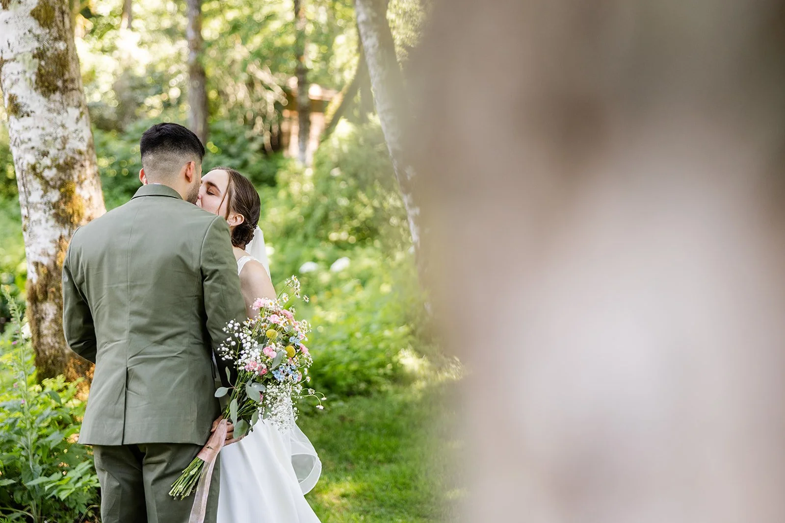 MeaghenandAlexWeddingDayBridalVeilLakes (8).jpg