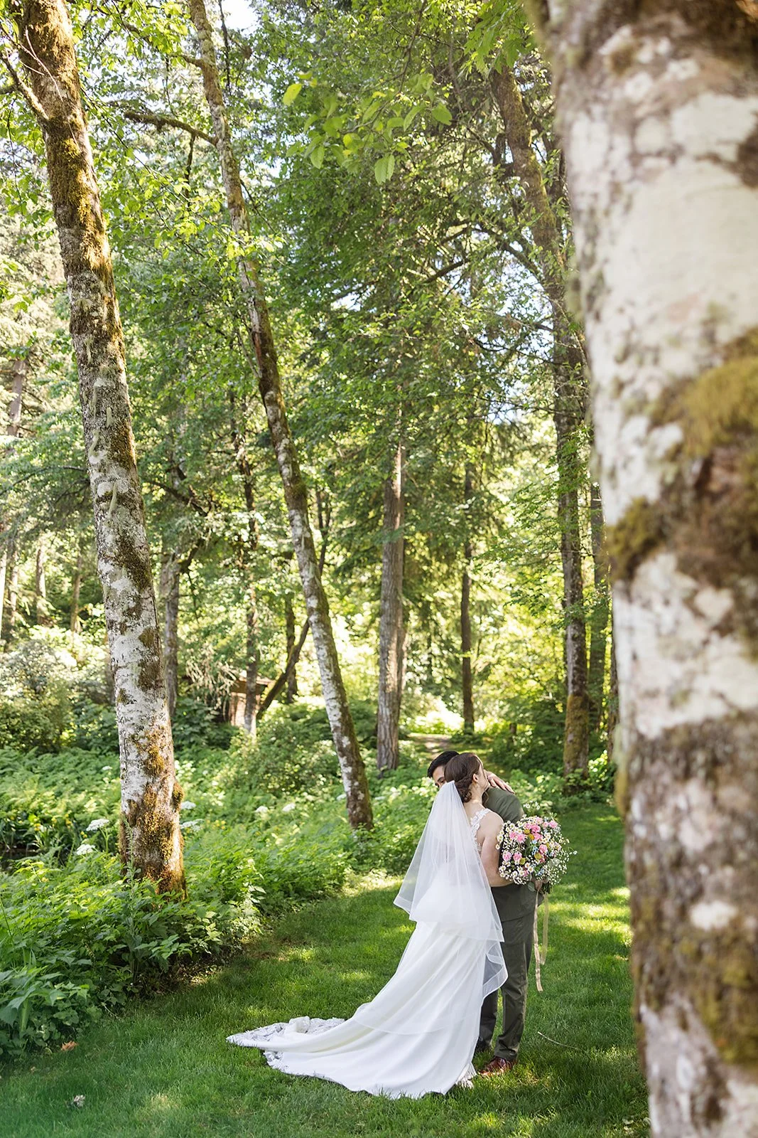 MeaghenandAlexWeddingDayBridalVeilLakes (9).jpg