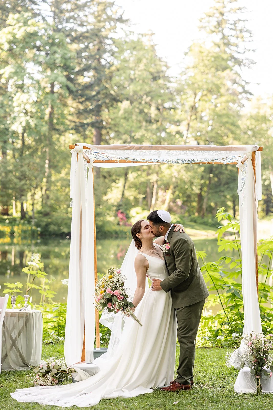 MeaghenandAlexWeddingDayBridalVeilLakes (13).jpg