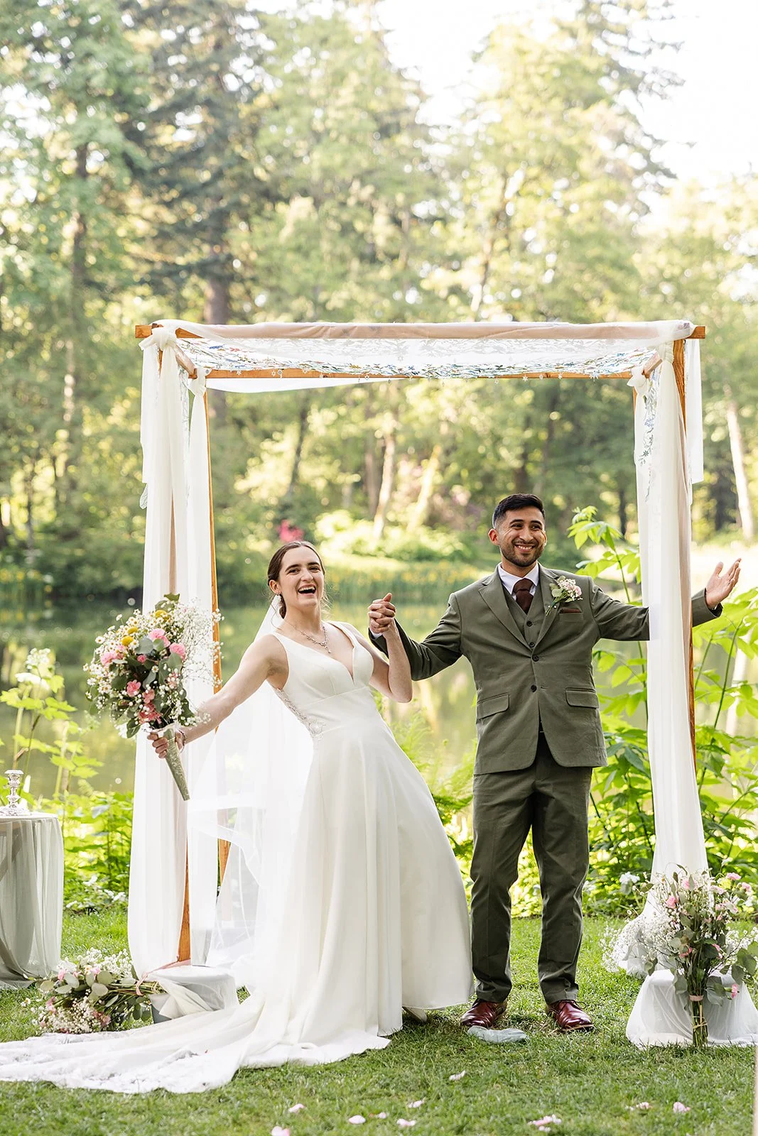 MeaghenandAlexWeddingDayBridalVeilLakes (14).jpg