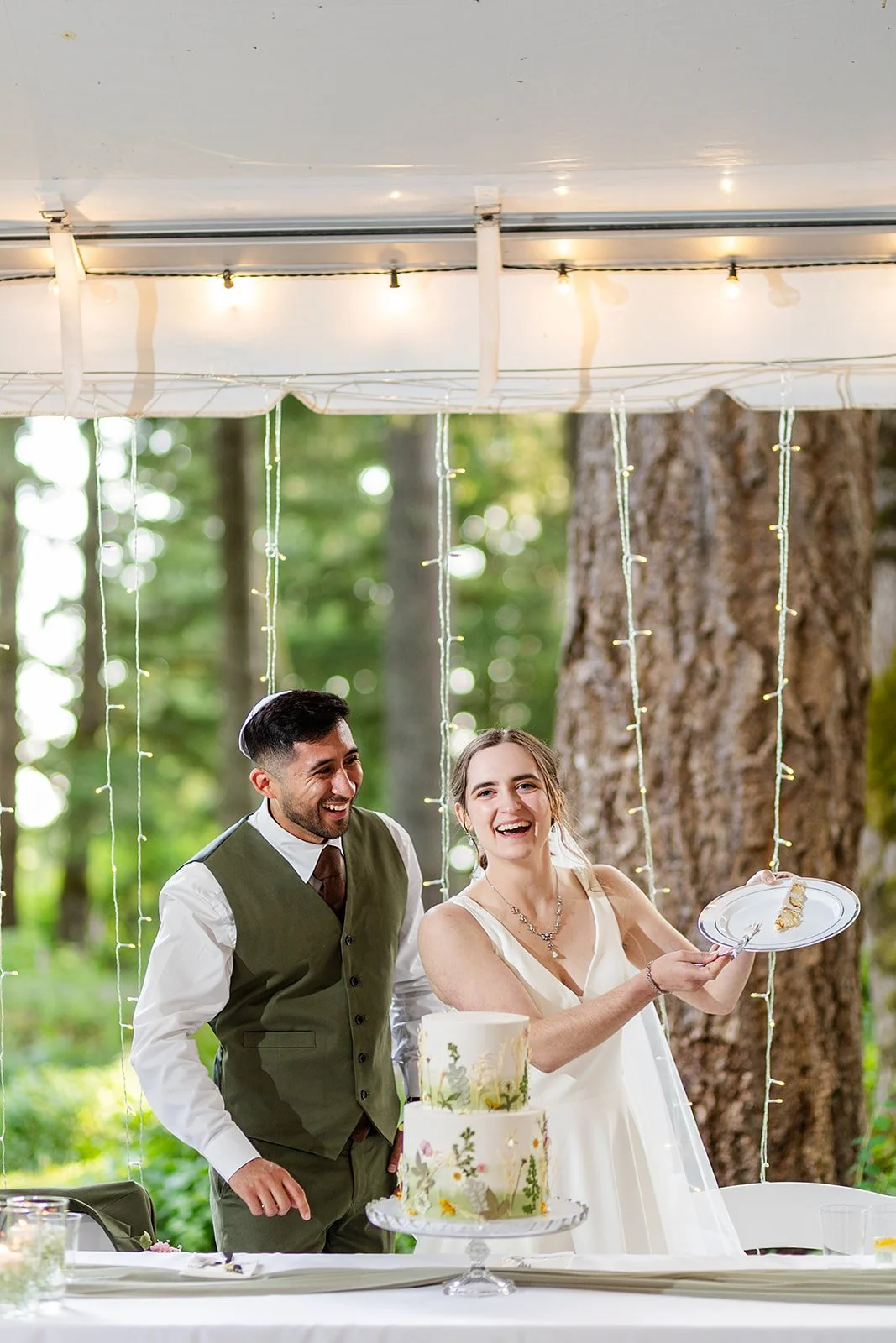 MeaghenandAlexWeddingDayBridalVeilLakes (16).jpg