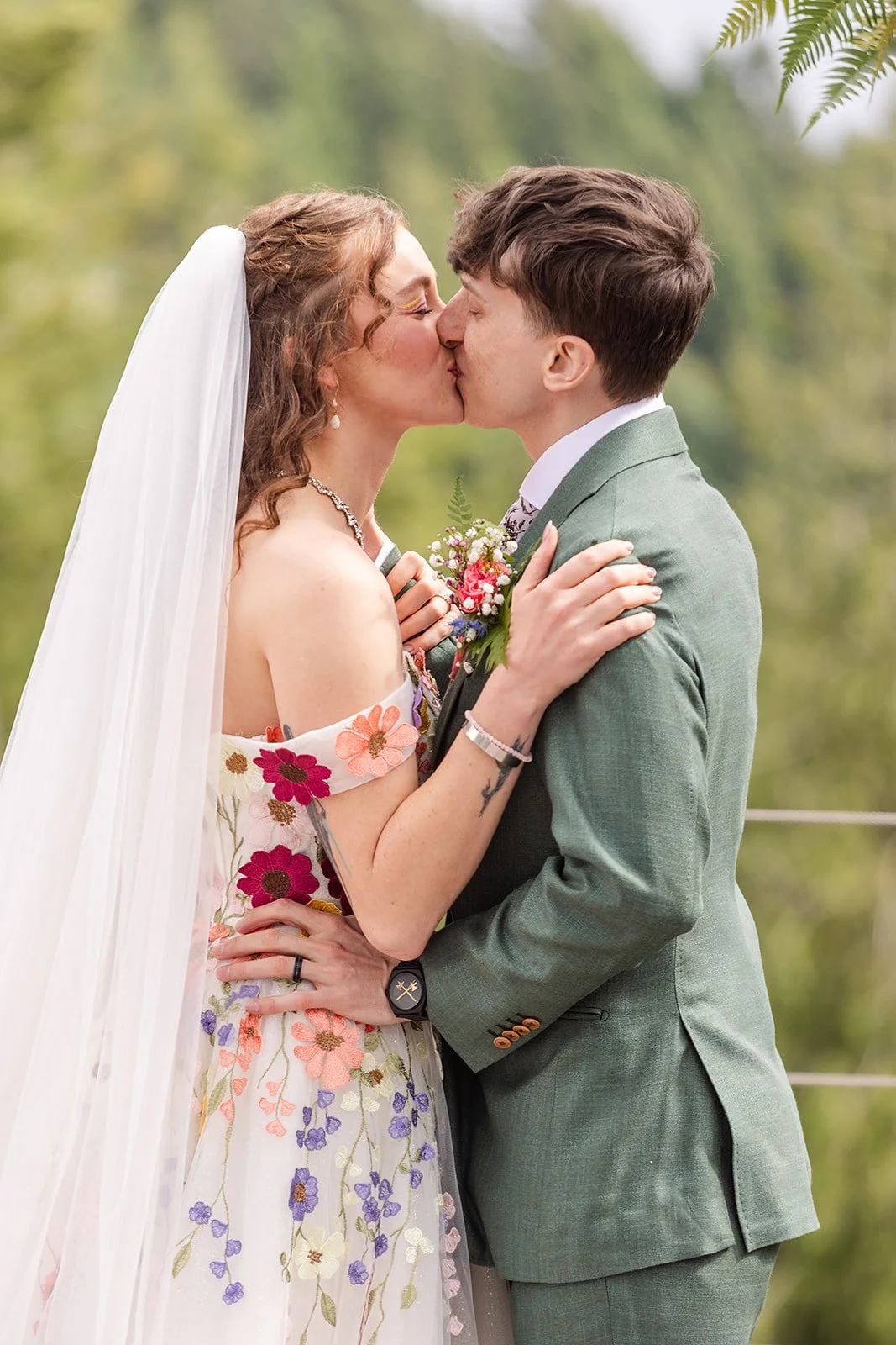 CarindaandCodyWeddingDayHopkinsDemonstrationForest (13).jpg