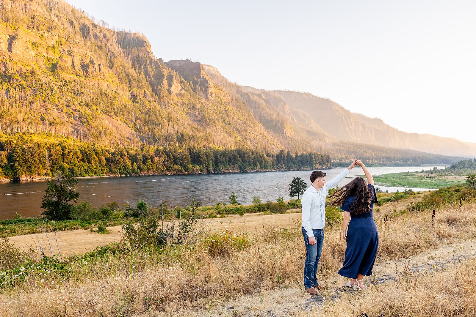 Columbia River Gorge Engagement Session | Oregon