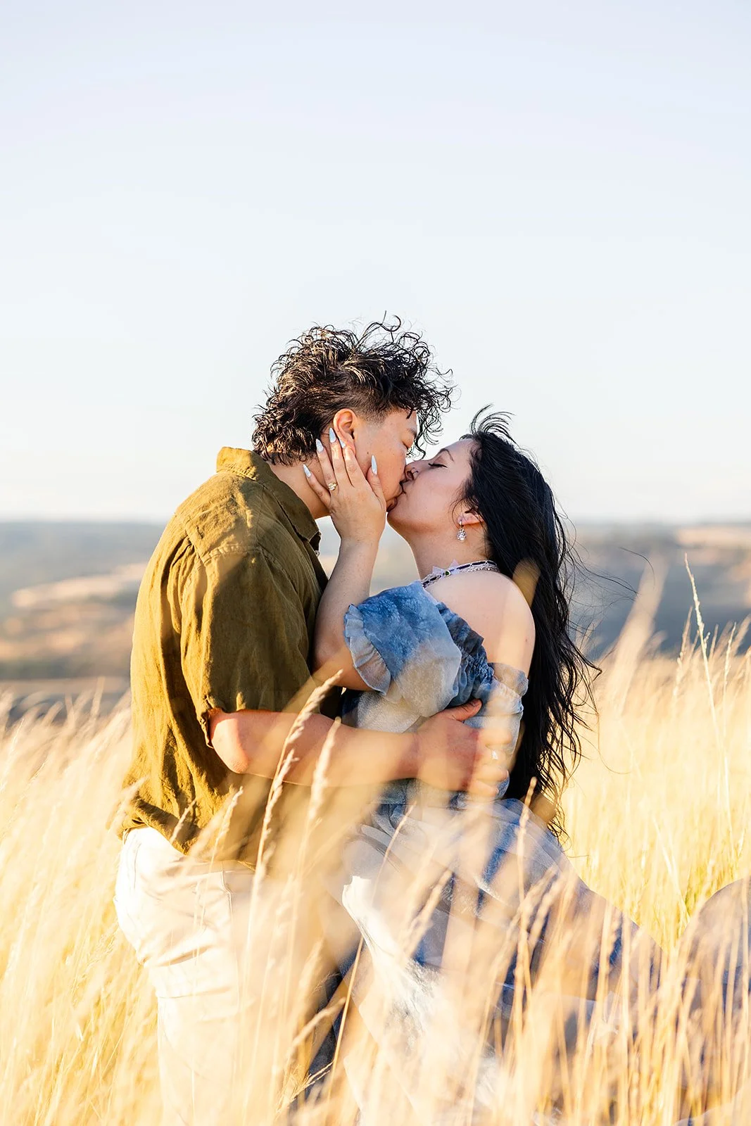 RowenaCrestEngagementSessionOregon (21).jpg