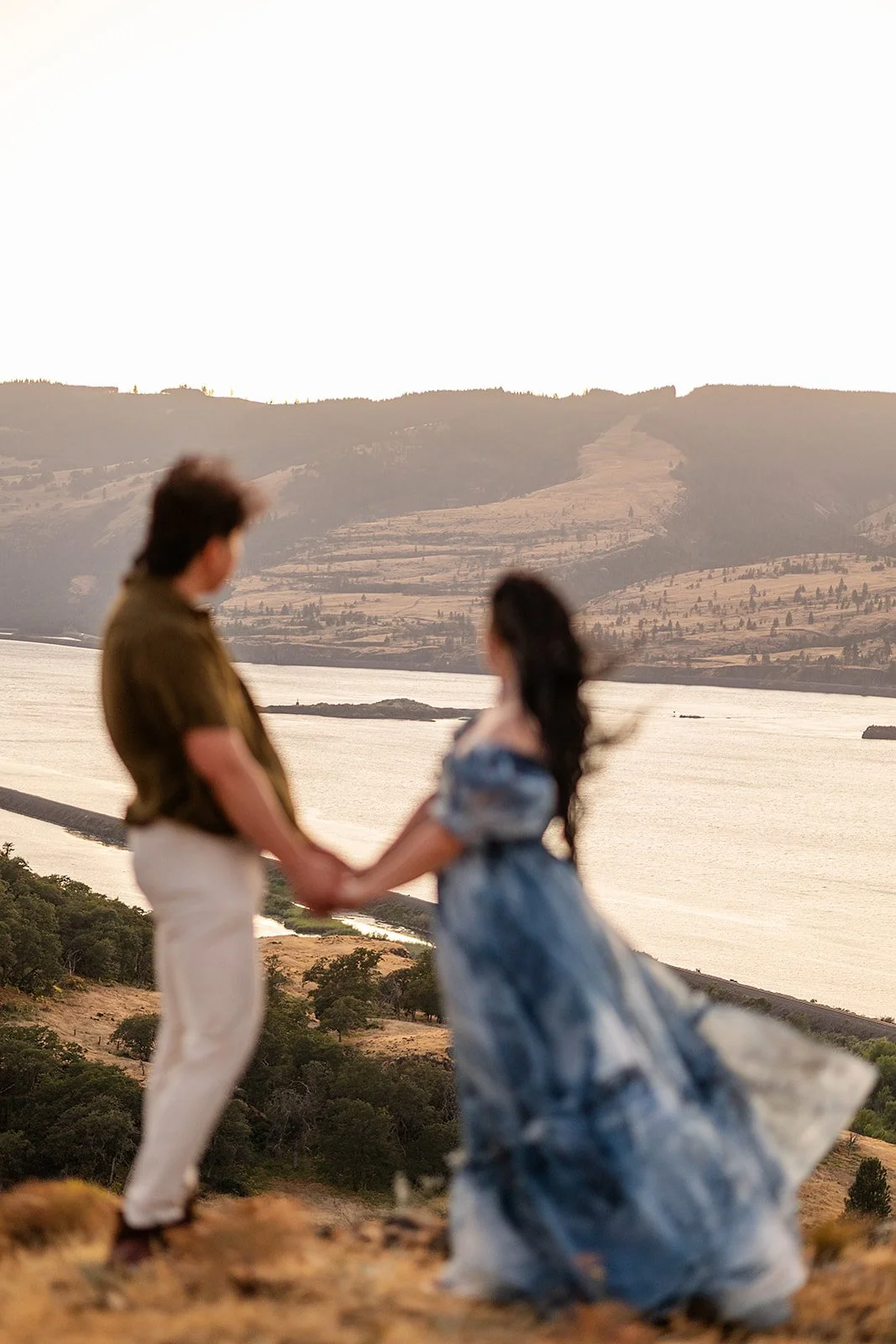 RowenaCrestEngagementSessionOregon (13).jpg
