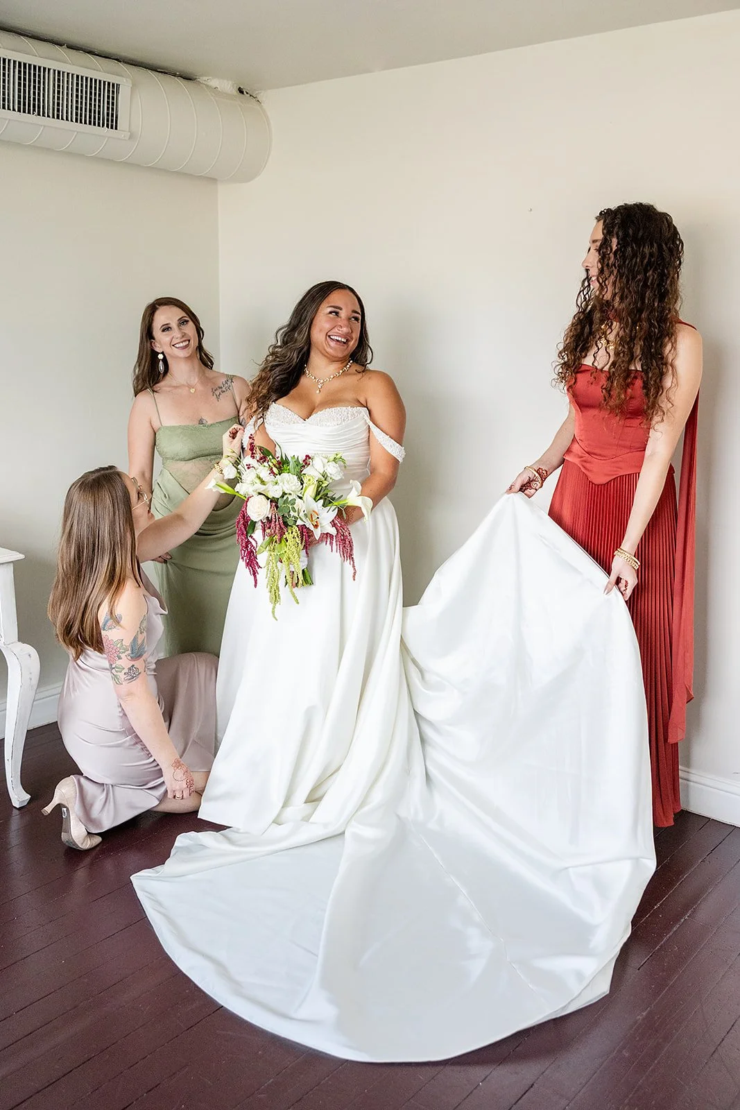 the bride and her bridesmaids