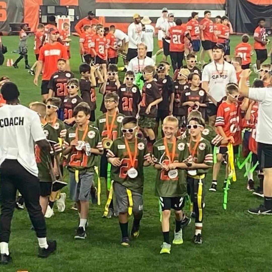 These guys... 😎🤙🏼🏈🏈💛🥇
#indyyouthfootball #footballfamily #begreat #footballcamps #coolkids #dreamteam