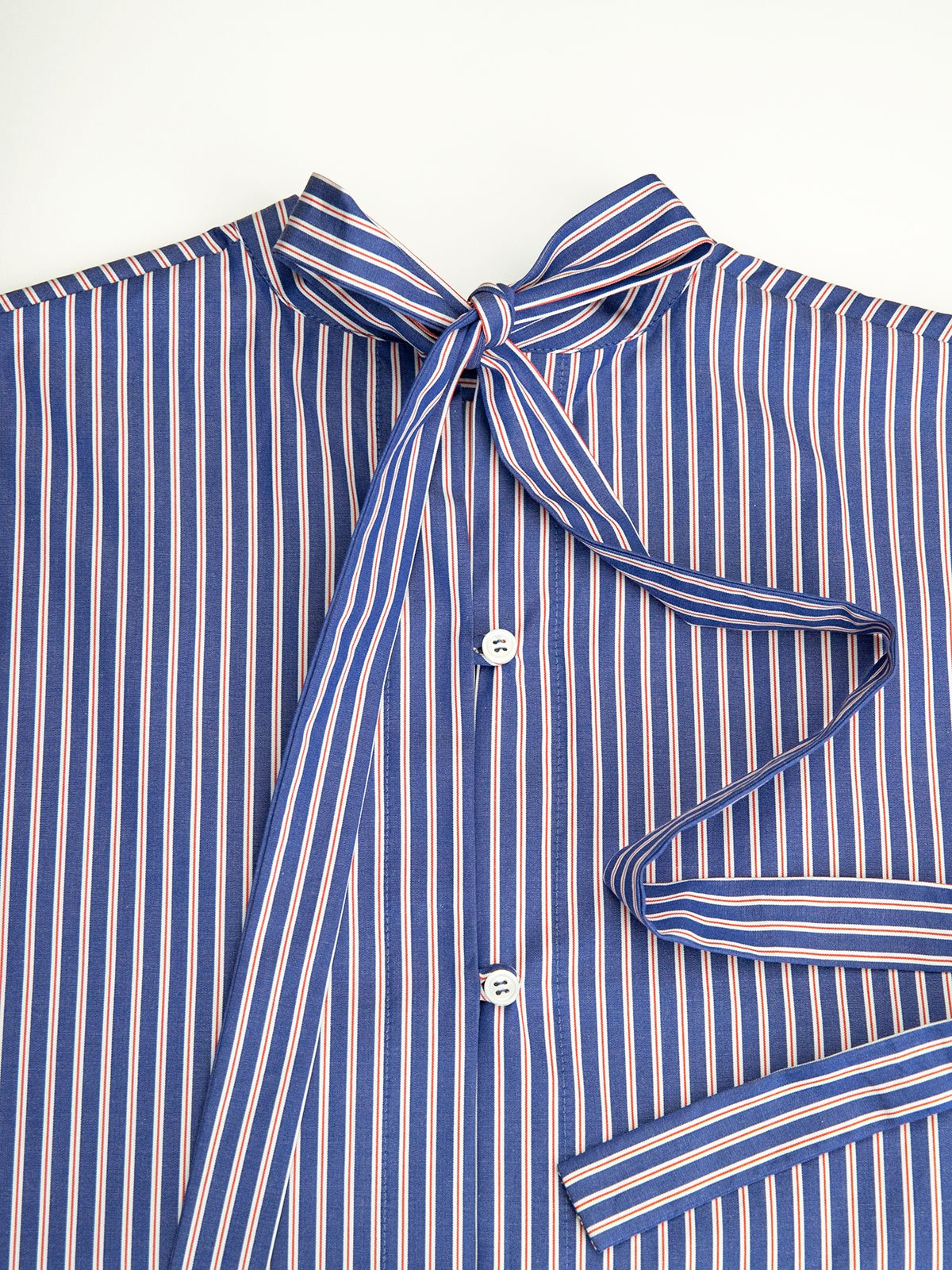 BowShirtBack.jpg