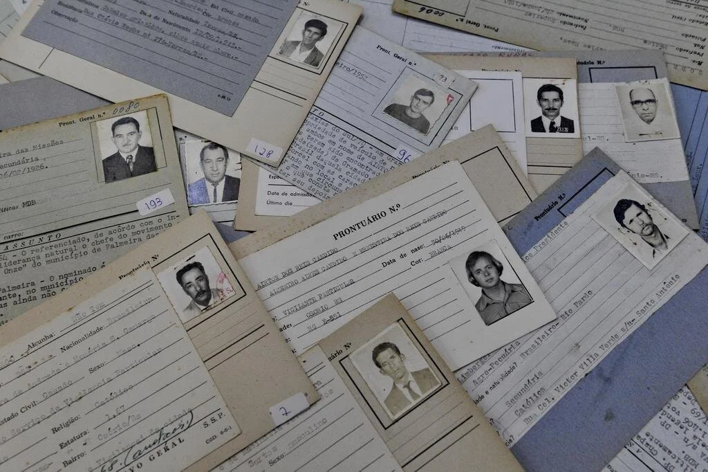 Dossiê contra opositores: mais um passo em direção ao abismo autoritário