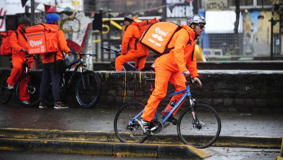 “Seja seu próprio patrão!” – Dominação e trabalho na era do aplicativo. 