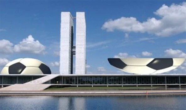 Torcer e fazer política