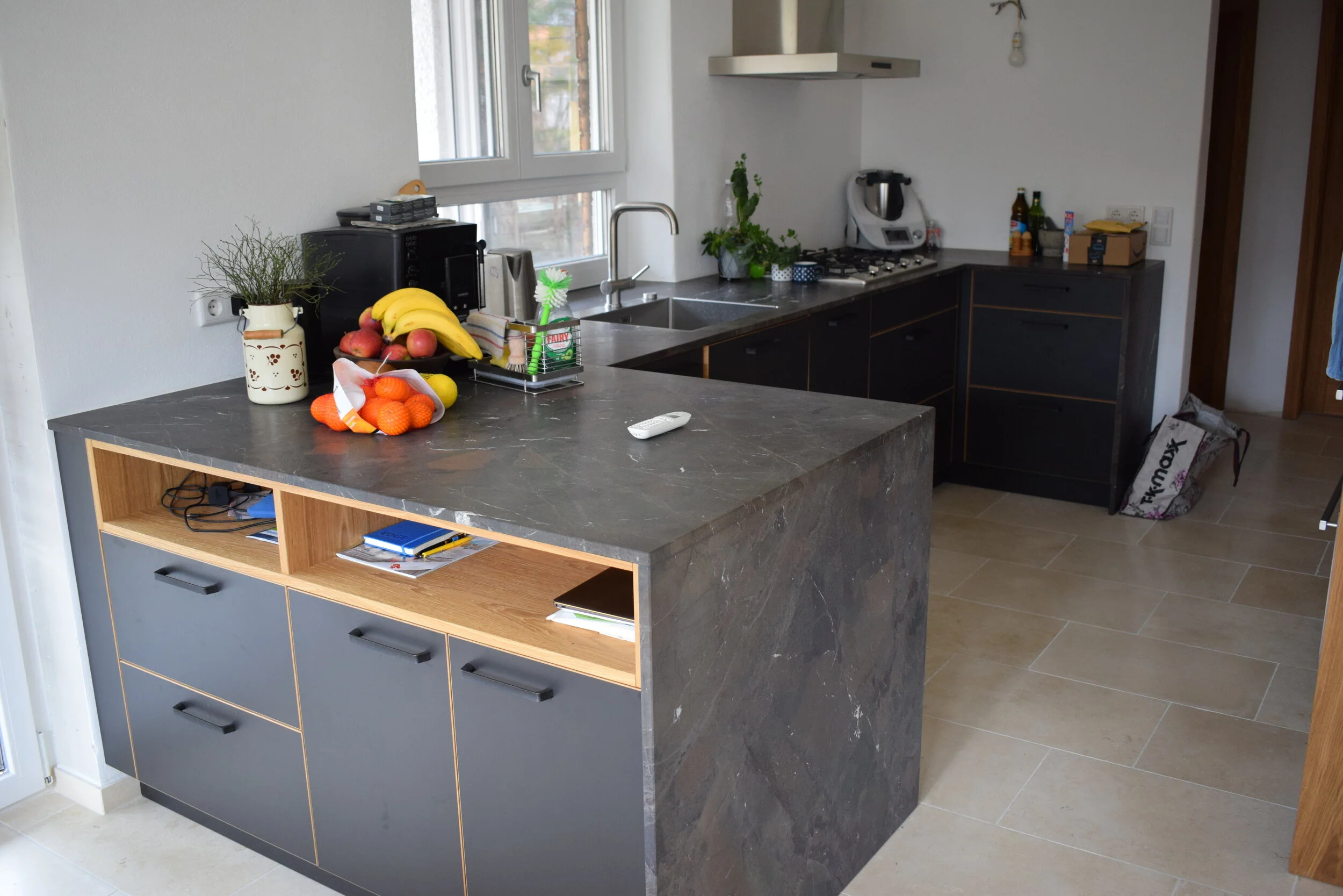 Küche | Natursteinarbeitsplatte