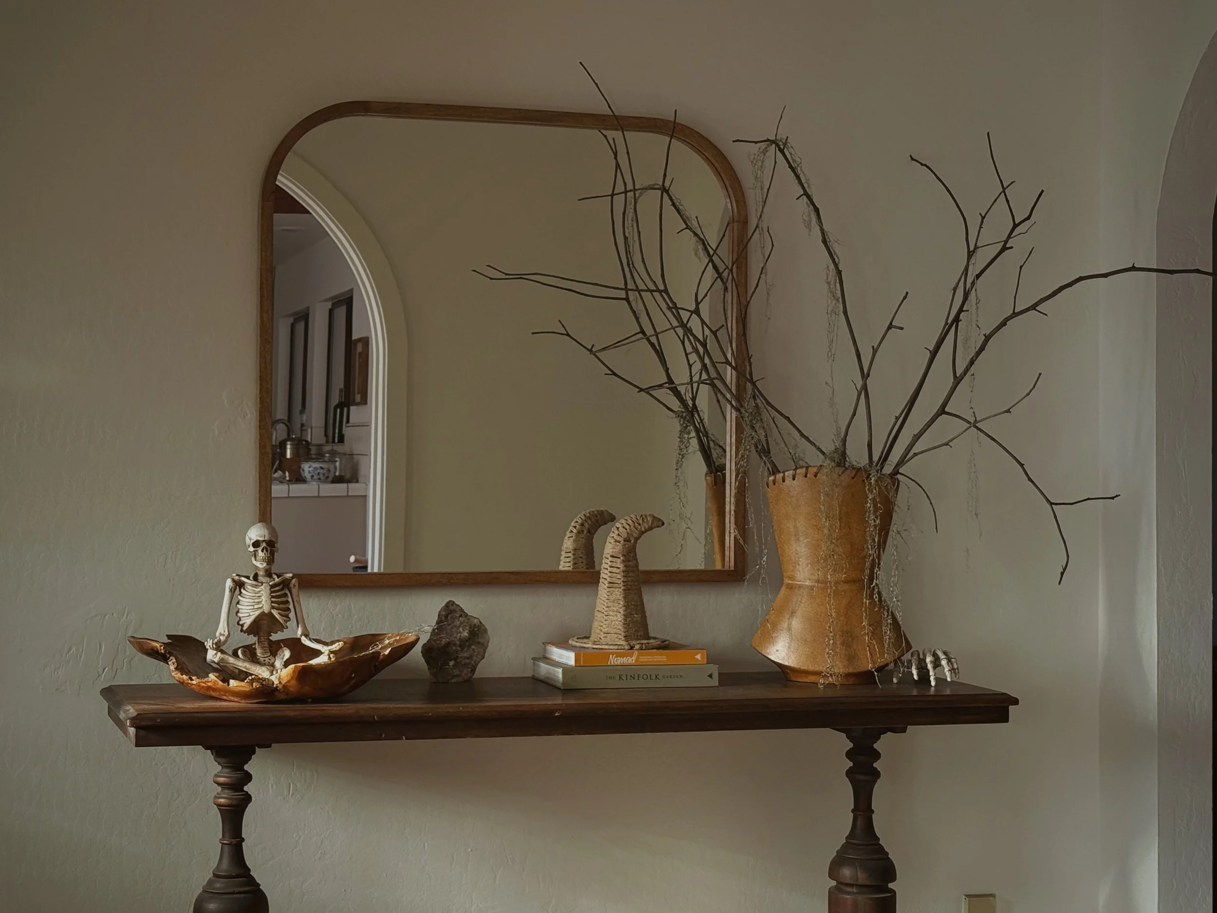 The Art of Seasonal Decorating: How to Make Your Home Shine Without Overdoing It