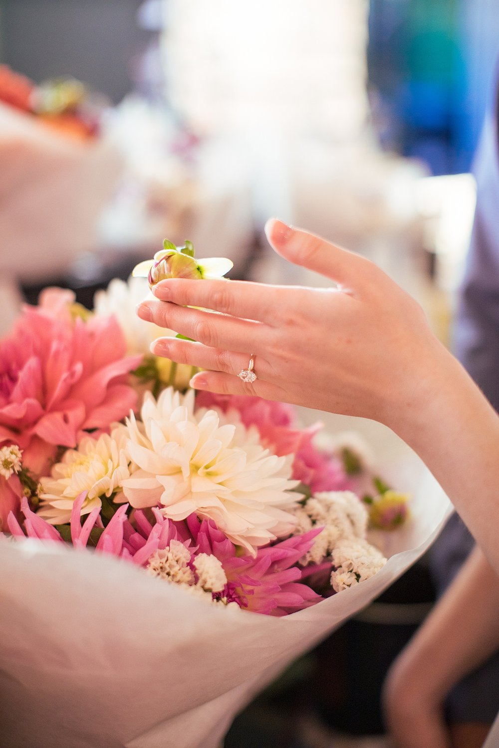 seattle-engagement-session-pike-place-rooftop_0416.jpg