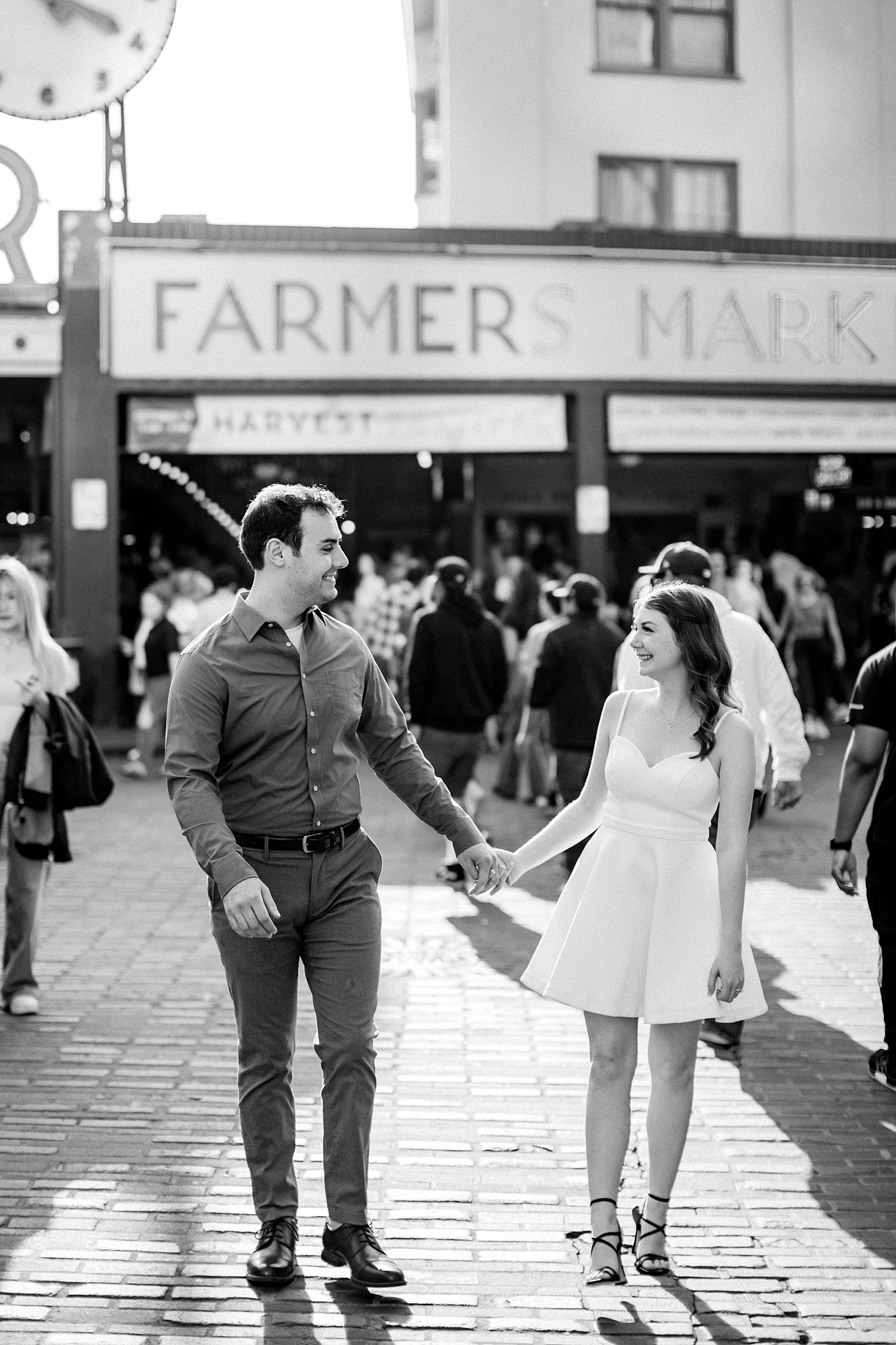seattle-engagement-session-pike-place-rooftop_0418.jpg