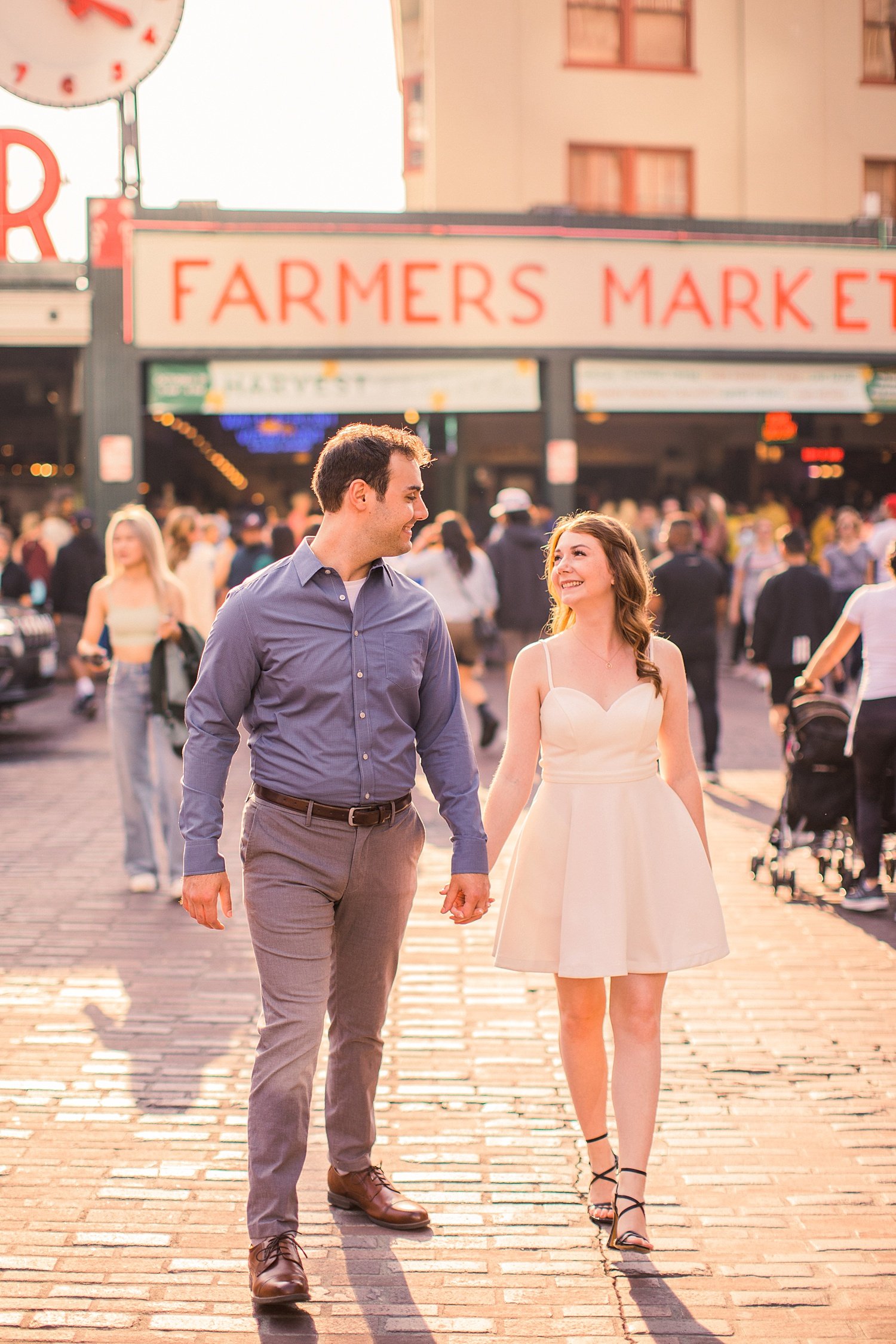 seattle-engagement-session-pike-place-rooftop_0419.jpg