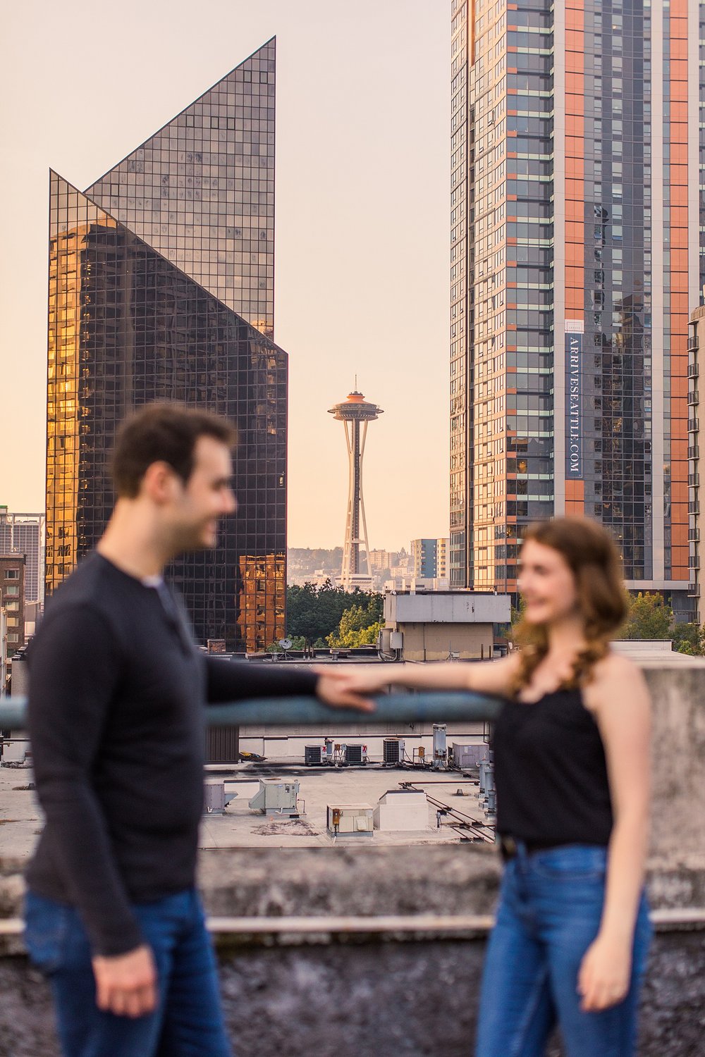 seattle-engagement-session-pike-place-rooftop_0438.jpg