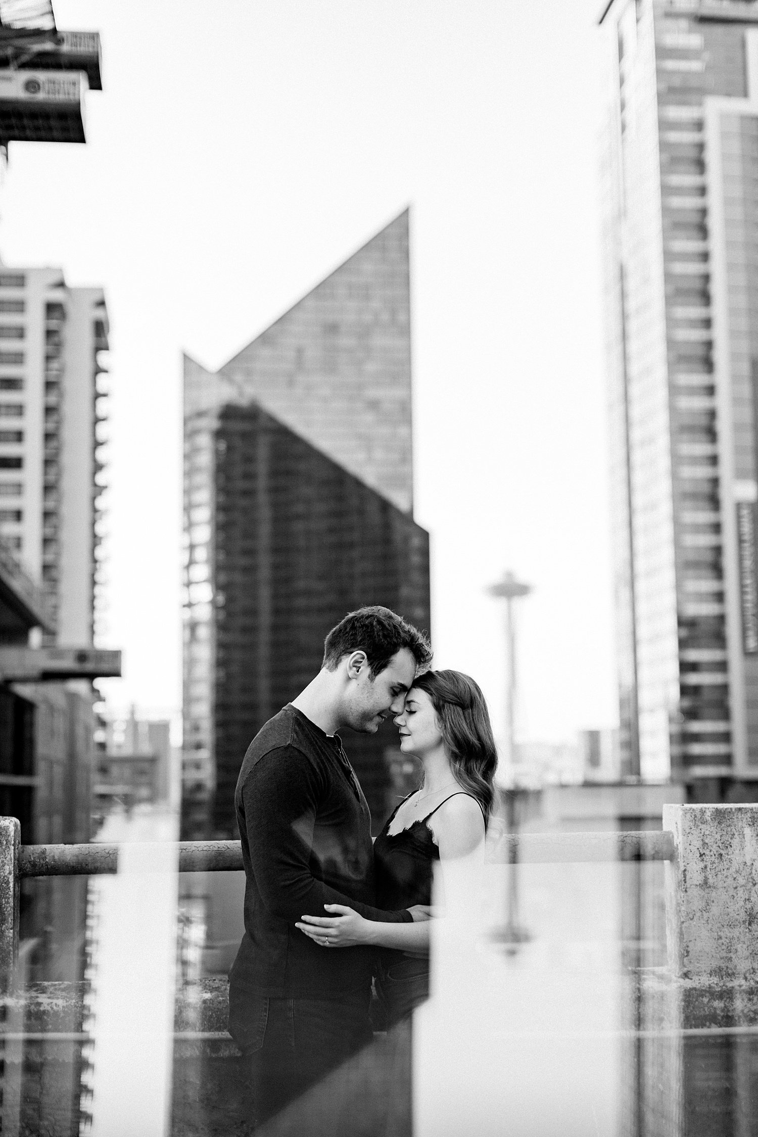 seattle-engagement-session-pike-place-rooftop_0439.jpg