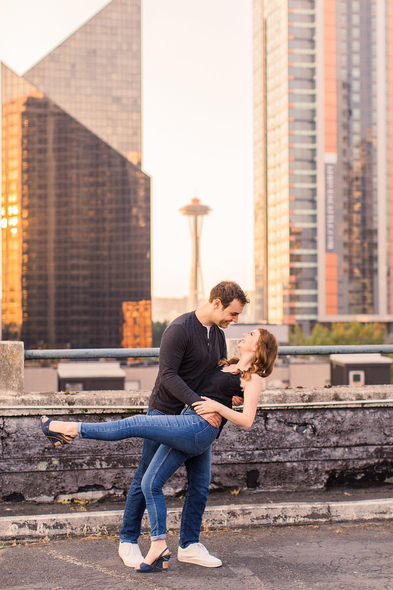 seattle-engagement-session-pike-place-rooftop_0441.jpg