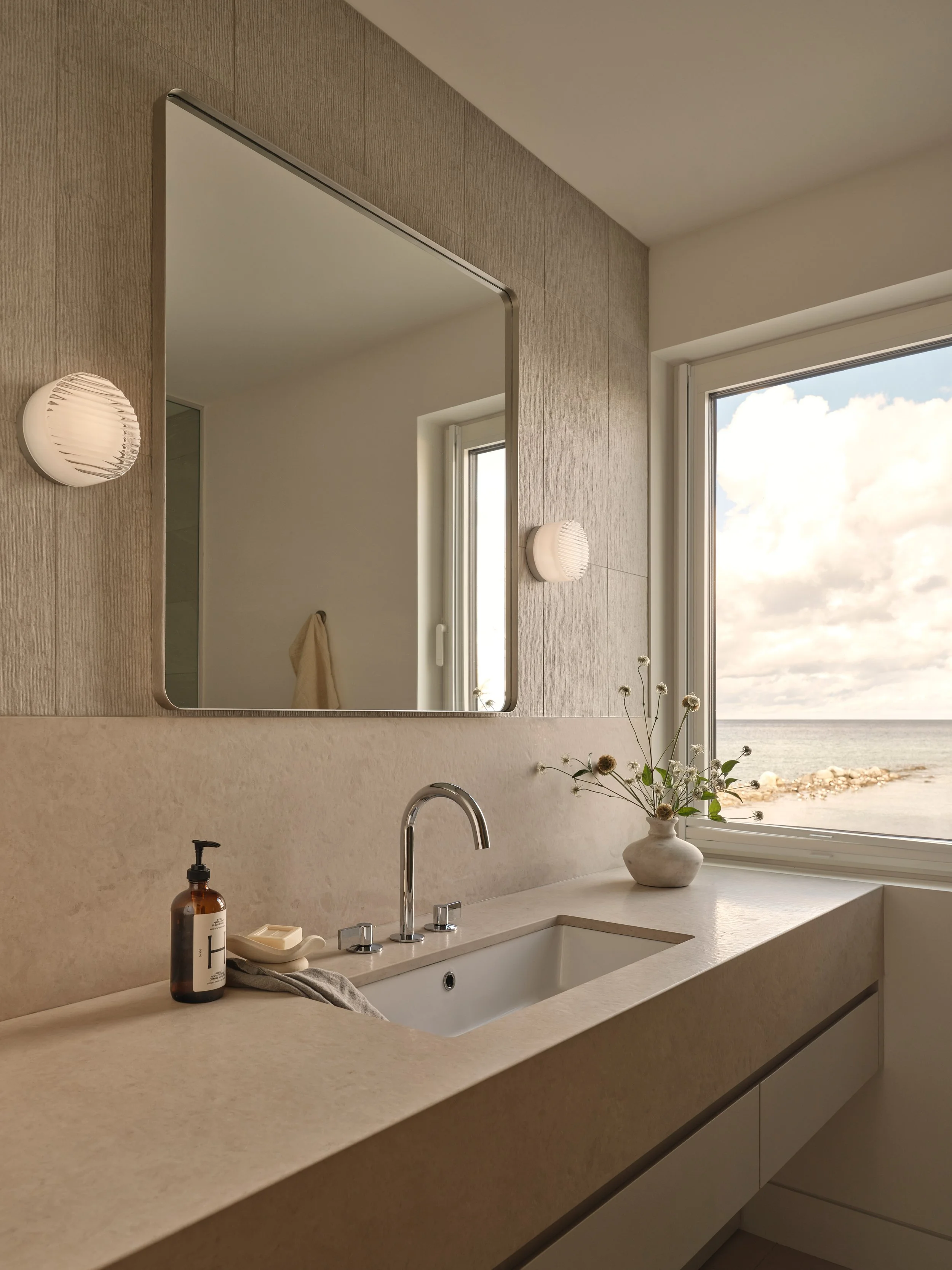 21_Georgian-Bay-Residence_High-Res.jpg