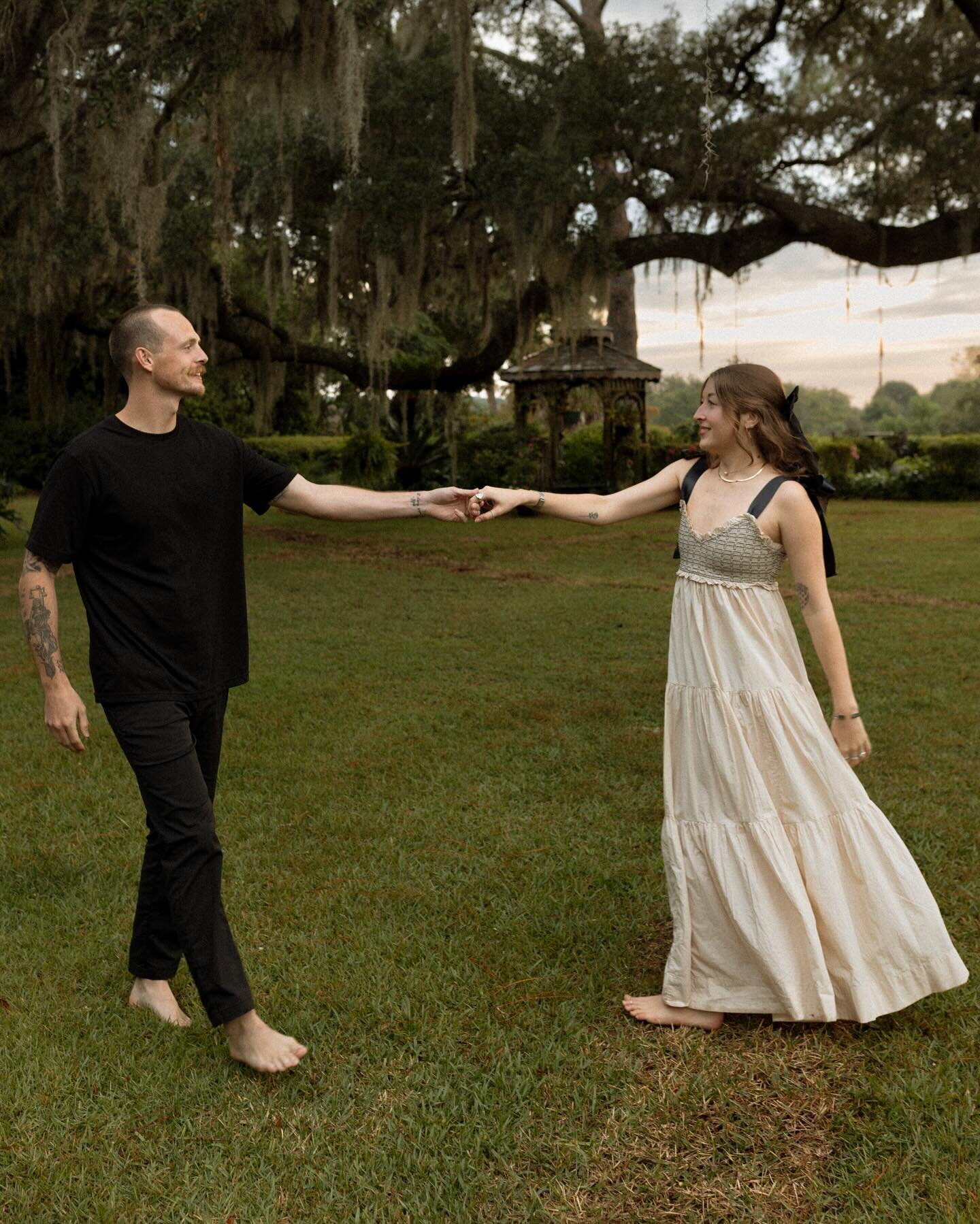 A backyard love story 💛 Film photo at the end. 📸 

&bull;
&bull;
&bull;
&bull;
#pensacolaengagementphotographer #gulfcoastphotographer #weddingphotographer #floridaweddingphotographer #floridaengagementphotographer #destinationphotographer #gramoft