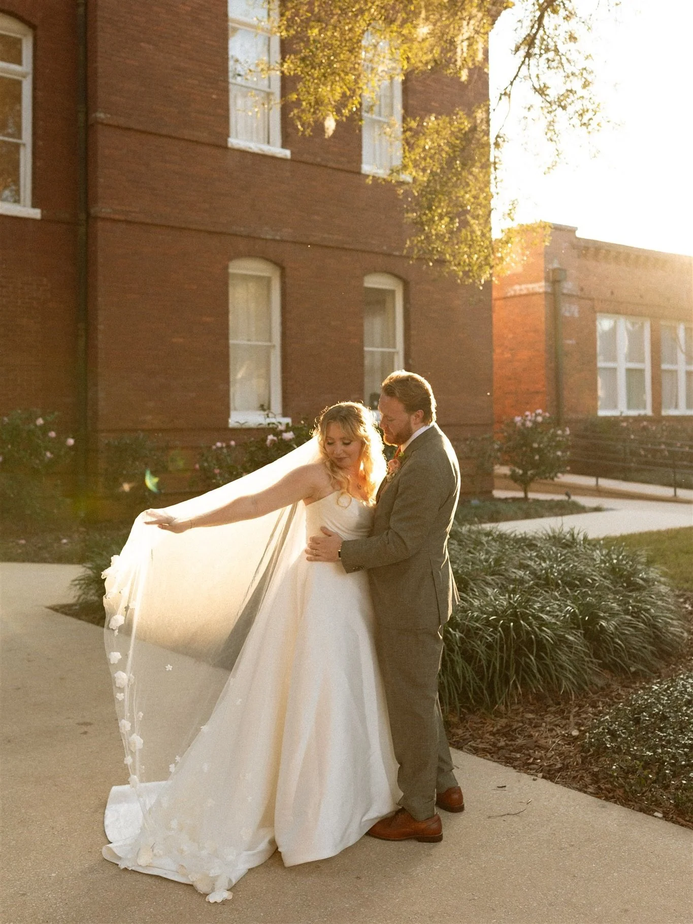 Aaron + Catarina 🪩🧡
Disco we did!!!! 

Couple @catkalt @a_aronbyington 
 Venue @venue1902 
Photo @crystalphotographyllc 
Designer: @justinalexander
Veil: @justinalexandersignature
Dress: @bridalgalleryoforlando 
Hair/Makeup: @tips.from.tiff 
Floral