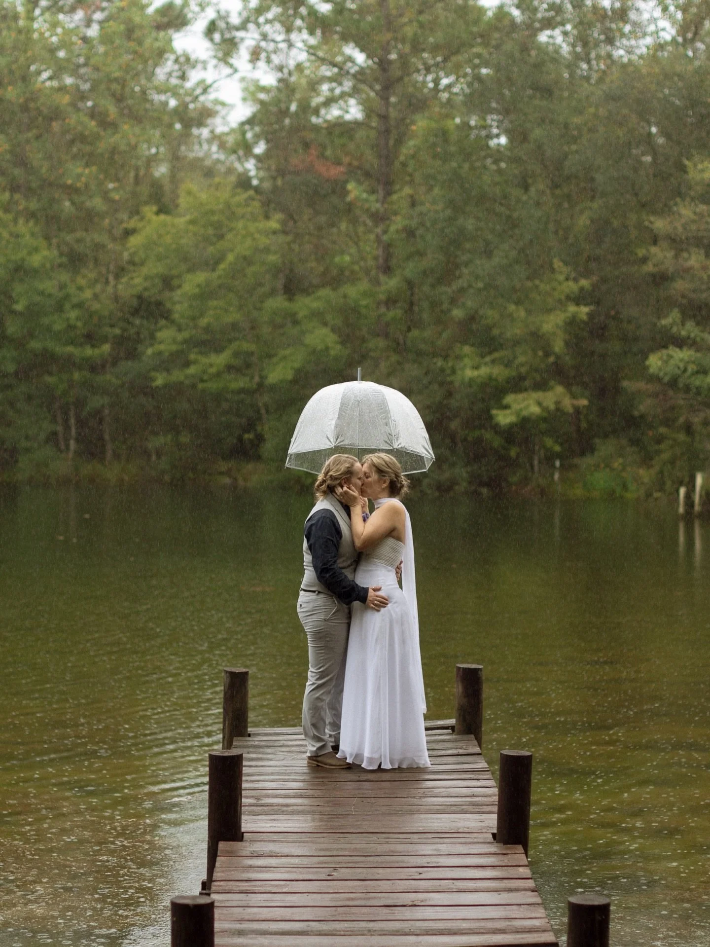 Megan + Rachel eloped in the rain with just two of their closest friends and it was magic. 💛
&bull;
&bull;
&bull;
&bull;
&bull;

#pensacolaweddingphotographer #pensacolaphotographer #pensacolaelopementphotographer