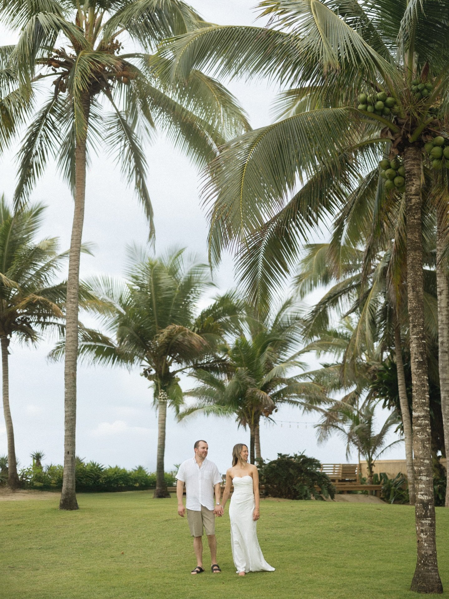 Kara and Brian got married about a year ago and celebrated their first anniversary with their closest people at a private villa in the Dominican. It was a beautiful celebration of love. Down to the high noons, key lime pie, and sunshine; it was perfe