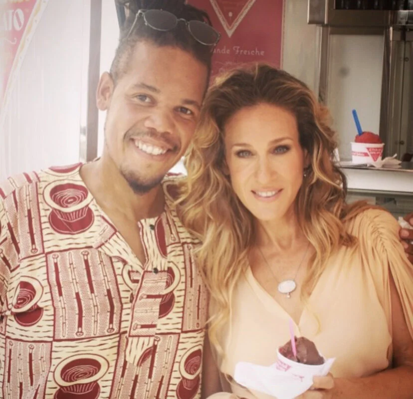 Chuckie Amos with Sarah Jessica Parker. Hair by Chuckie Amos. Image courtesy of Chuckie Amos.