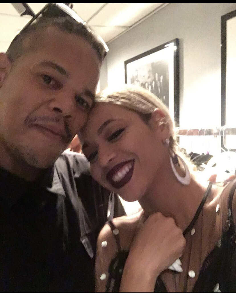 Chuckie Amos with Beyoncé. Hair by Chuckie Amos. Image courtesy of Chuckie Amos.