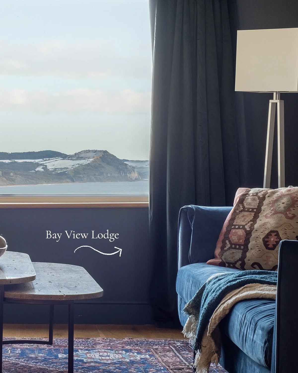✨ Wake up to the Jurassic Coast in style. Perched high above Lyme Regis Bay, Bay View Lodge blends historic charm with panoramic ocean views(and if you&rsquo;re lucky the Golden Cap covered in snow!) - your perfect hideaway for sunlit mornings on the