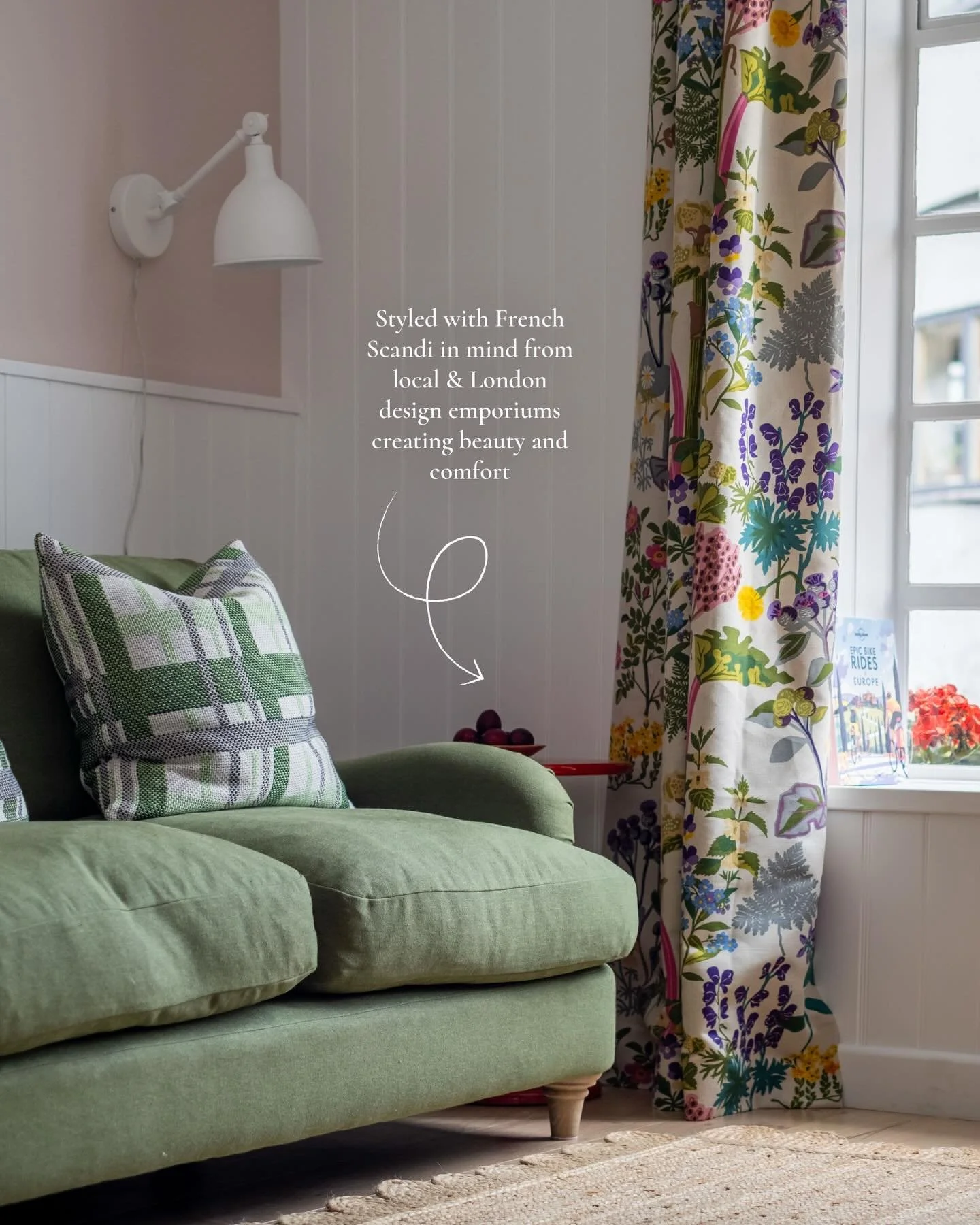 ✨ Imagine river views, French-Scandi style interiors, and total escape vibes &mdash; that&rsquo;s The Lyme Nook.
Part of a charming 1800s blue shutter house along the River Lym, this beautifully refurbished stay blends boutique design with seaside ch