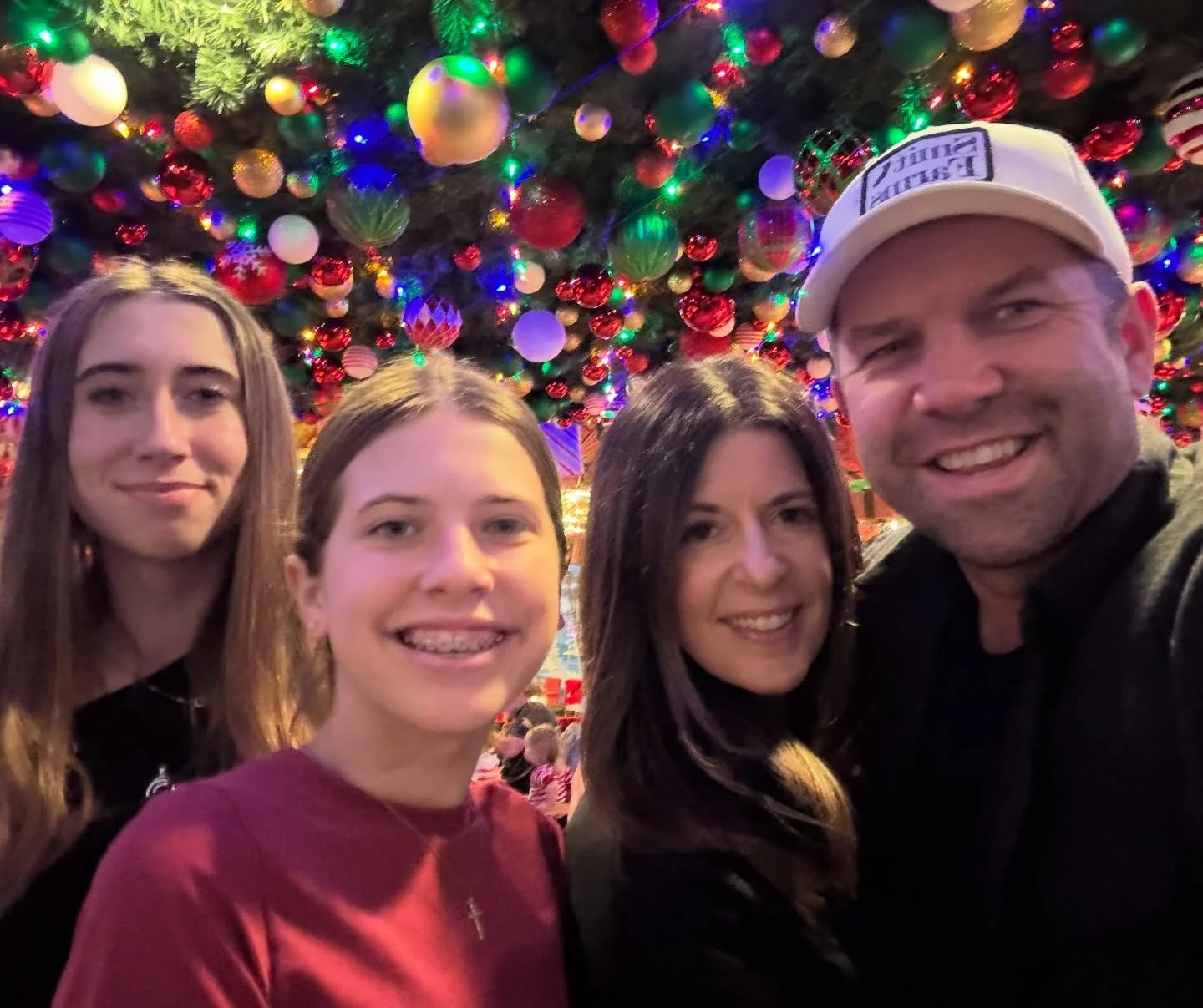 Fun time shopping and enjoying the Christmas season with my beautiful family! Ending at @brickmanssd Christmas pop up restaurant! 🎄

#christmas