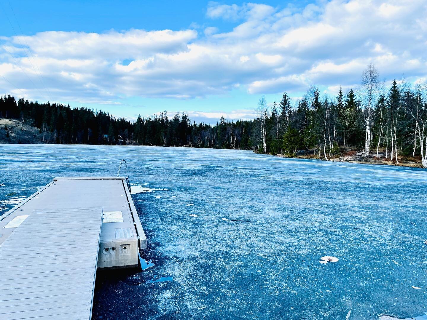 Frozen lake #norway