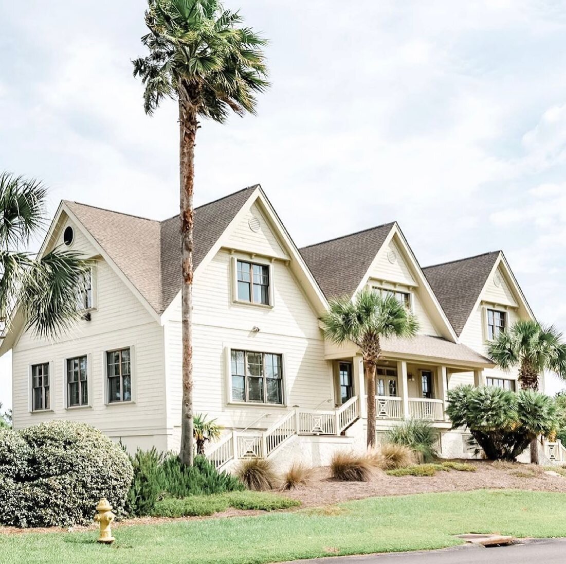 Closed: 1101 Landfall Way, Seabrook Island, SC. Proud and grateful to have finally gotten this one across the finish line for an amazing client. This immaculate commercial building will serve Seabrook Island Club well. @seabrook_sc @seabrookislandrea