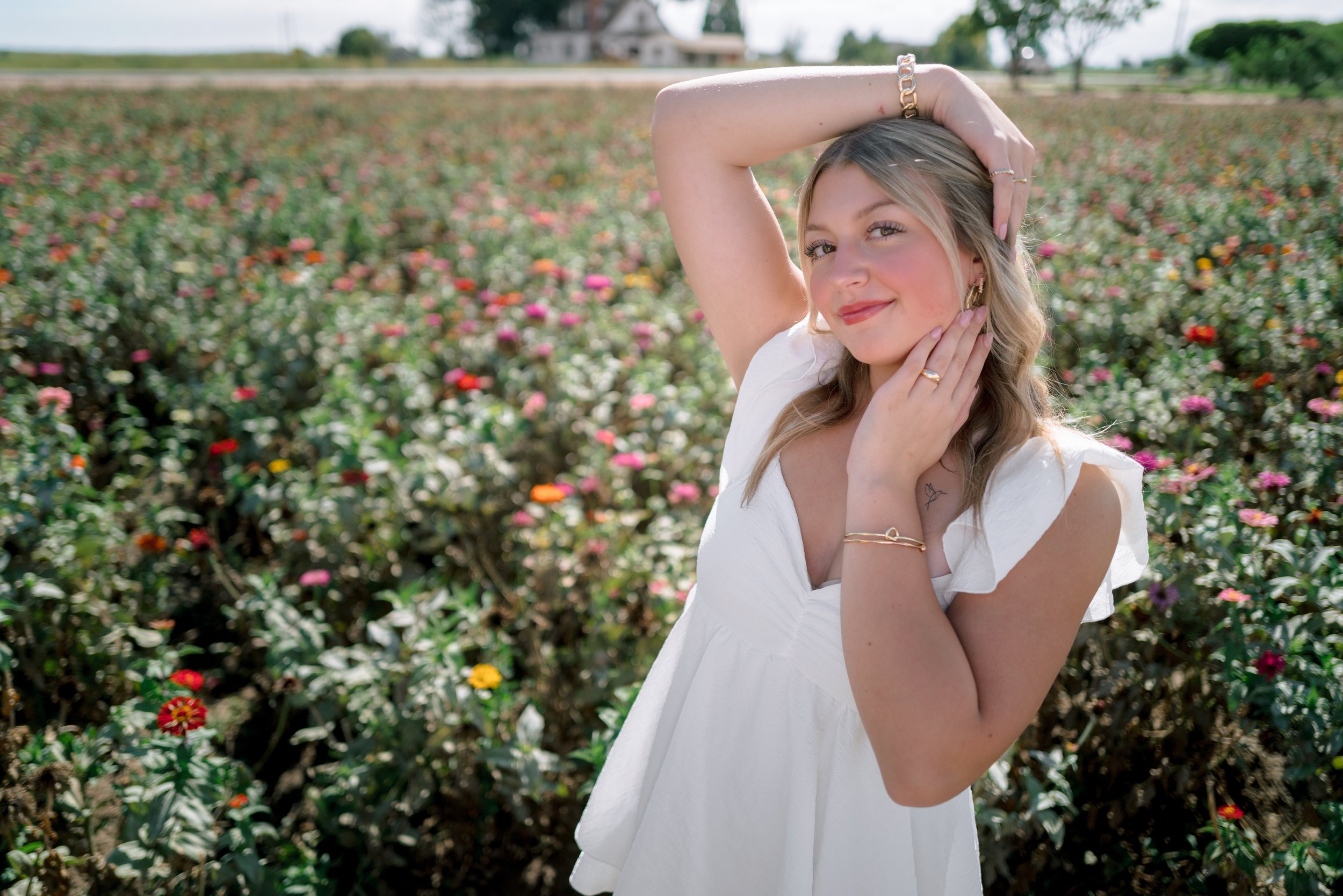 Lepik-Photography-Senior-Caroline-Flowerfield-12.jpg