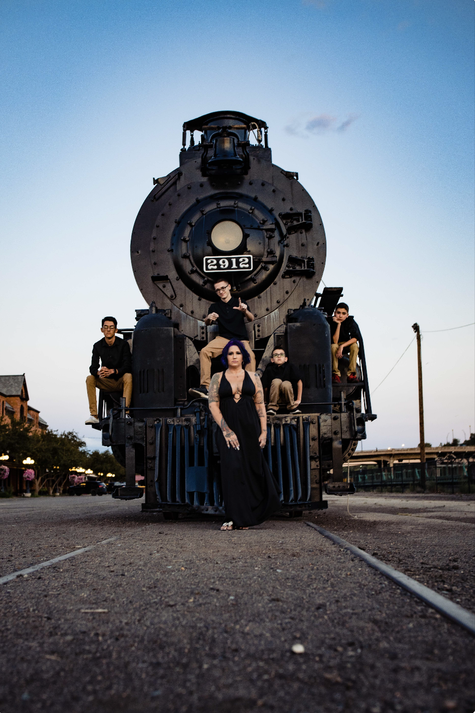Family-Photos-Pueblo-CO Downtown 2019 Therrien 02.png