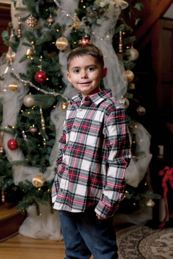 Holiday-Photographer-Pueblo-CO 2025 Gutierrez 01.png