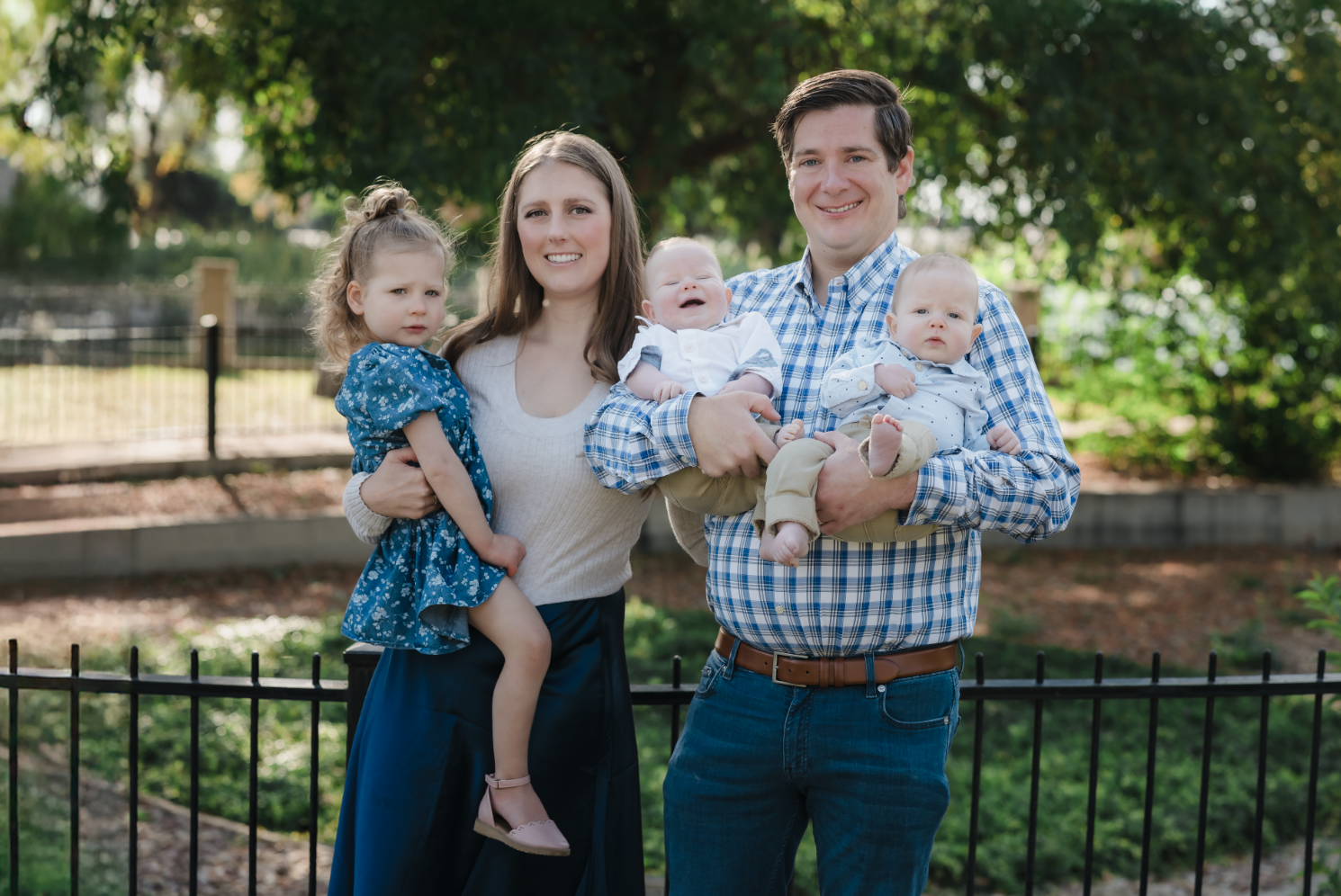 Family-Photos-Pueblo-CO 2024 VanDyke 06.png
