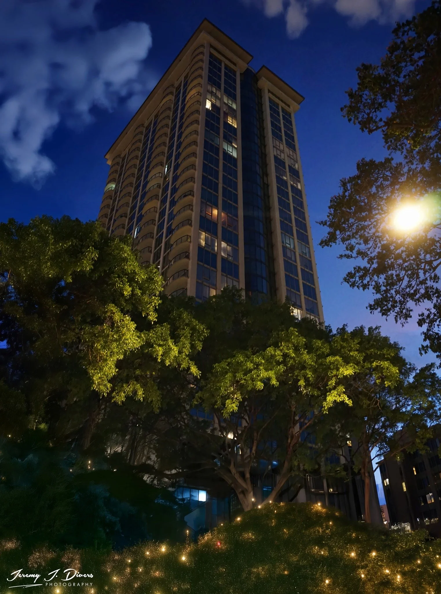 "Allure Waikiki Building" Honolulu, Hawaii