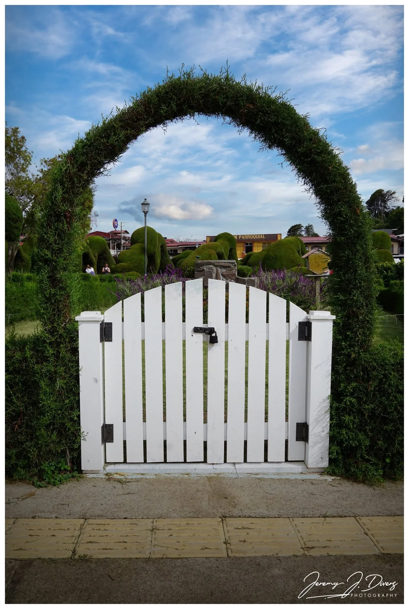 "The Hedge Gate" Zarcero, Costa Rica